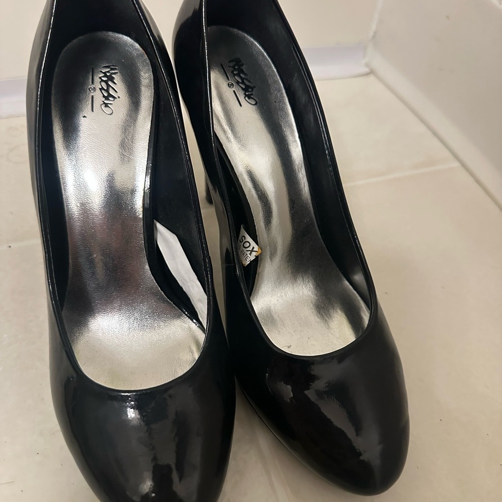 Mossimo Supply Co. Glossy Black Heels
